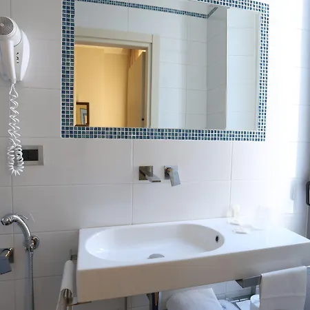 ピアチェンツァ 3*