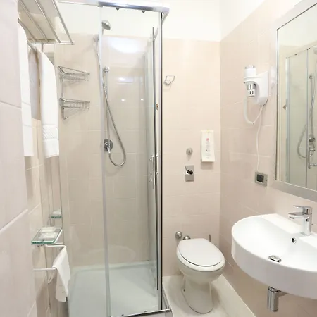 ピアチェンツァ 3*