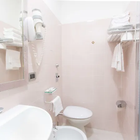 ピアチェンツァ 3* ミラノ