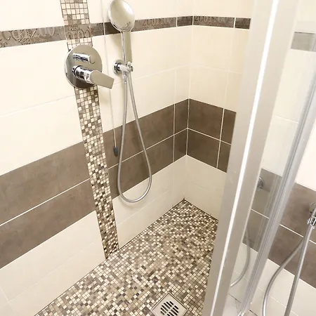 ピアチェンツァ 3*