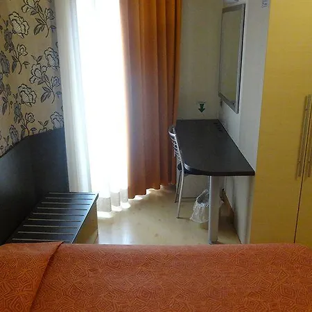 ピアチェンツァ 3*