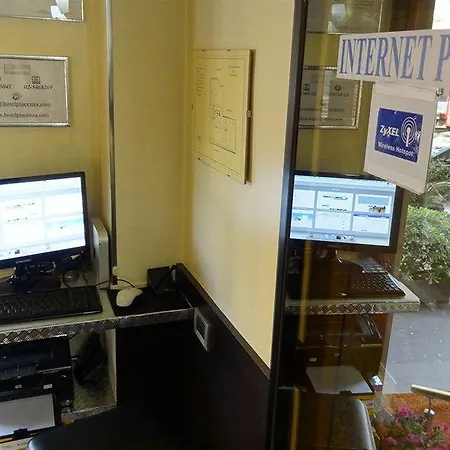 ピアチェンツァ ホテル 3*