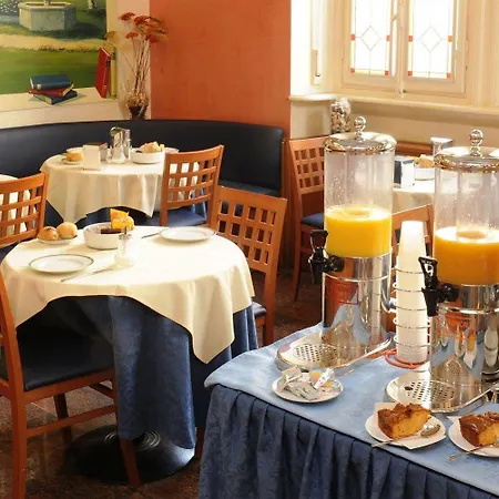 ピアチェンツァ 3* ミラノ